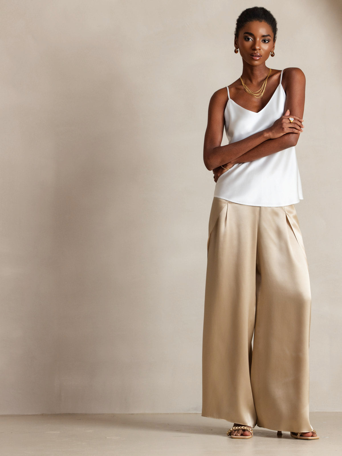 Lina | Top Lencero de Seda com Caimento Escultural