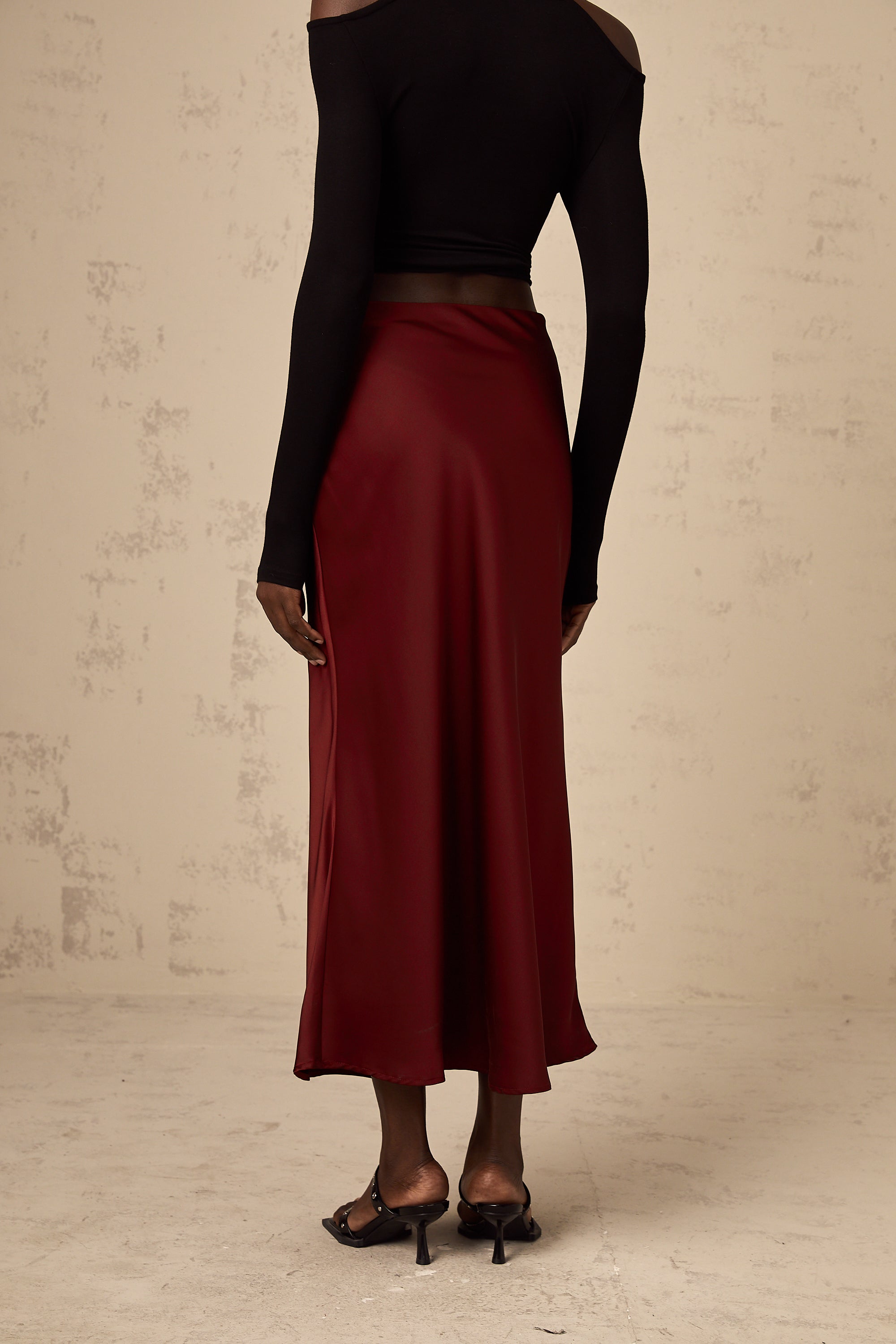 Luzia | Falda Midi Caída Satinada