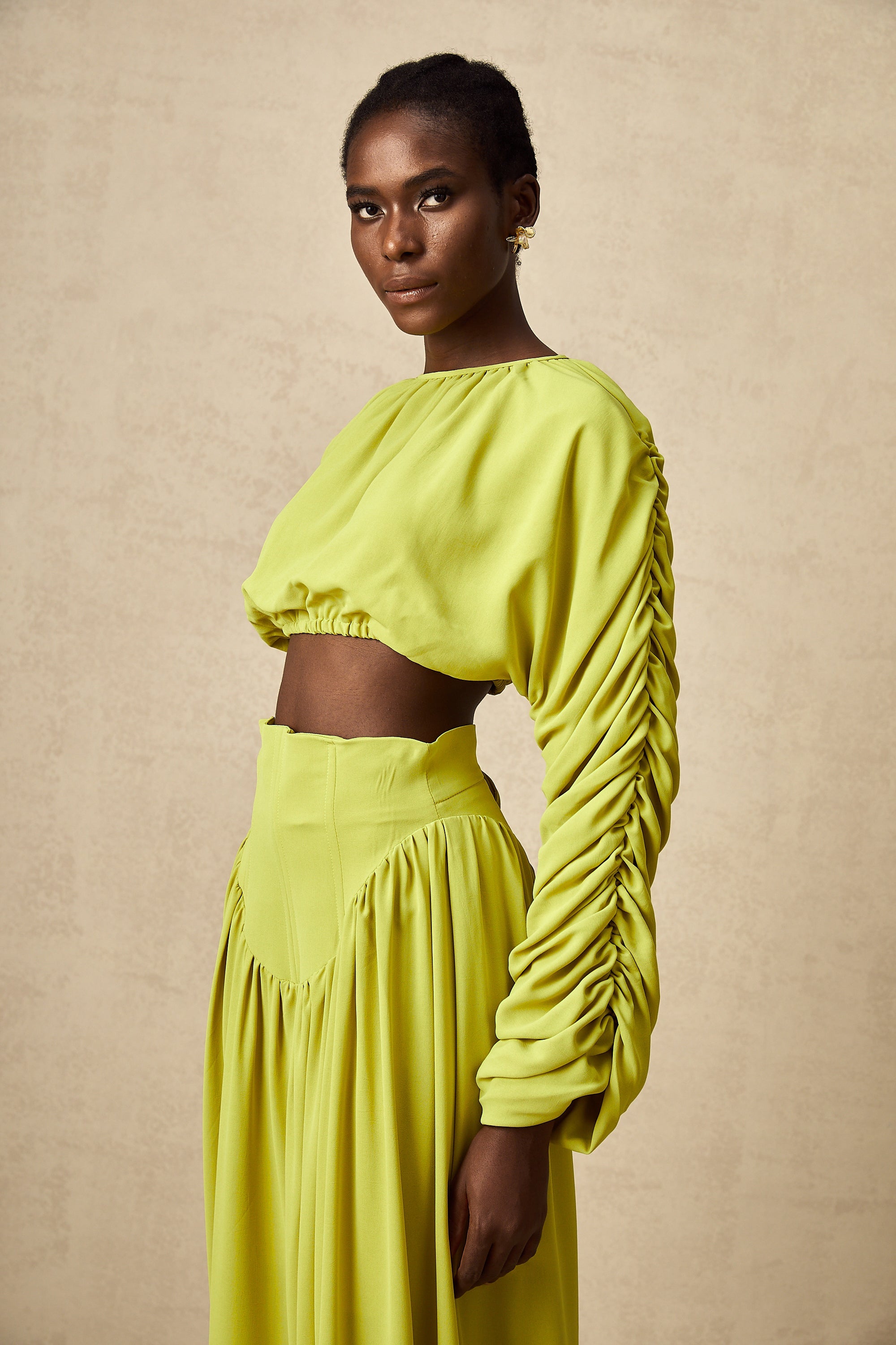 Luz de Oliva | Coordinado Volumen y Frunce Escultural