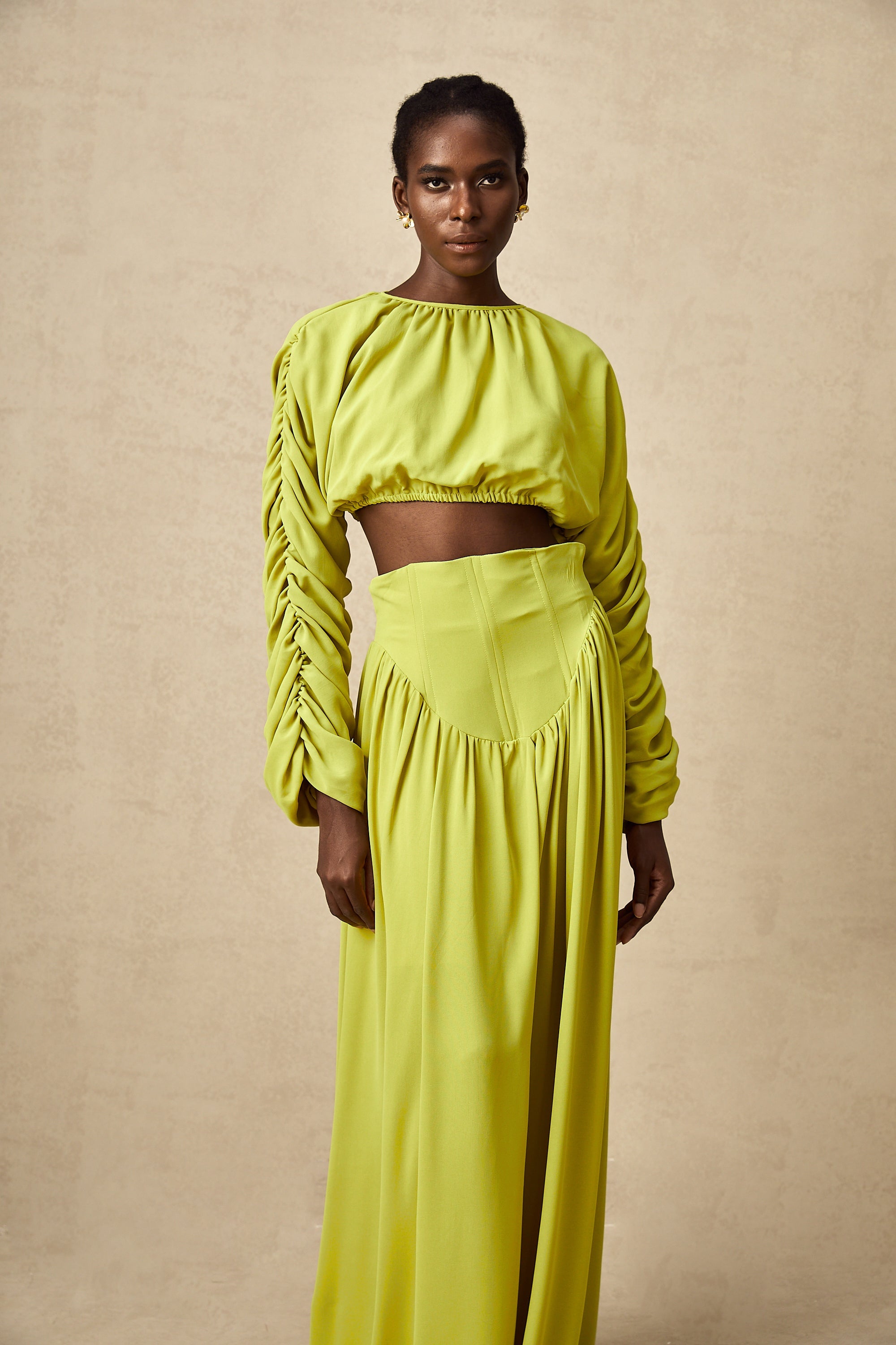 Luz de Oliva | Coordinado Volumen y Frunce Escultural