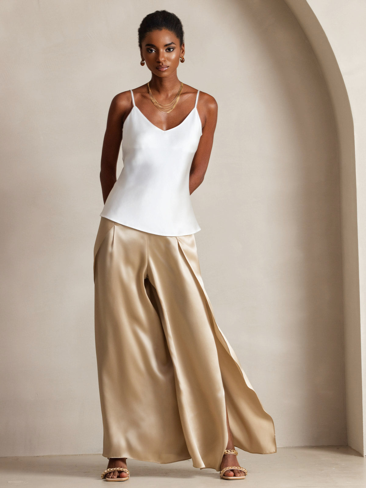 Lina | Top Lencero de Seda com Caimento Escultural