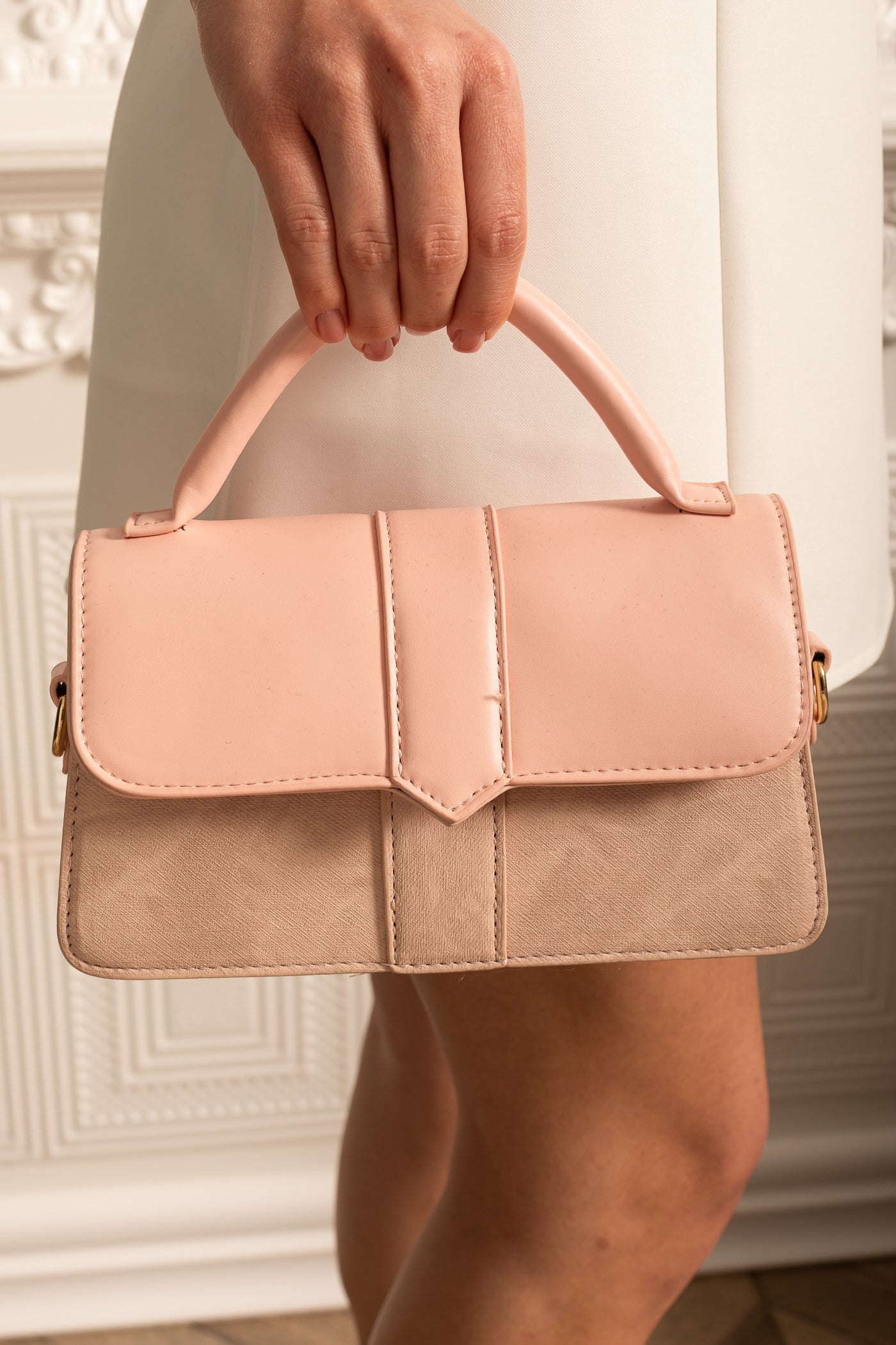 Isabelia | Bolso de Mano con Solapa Geométrica