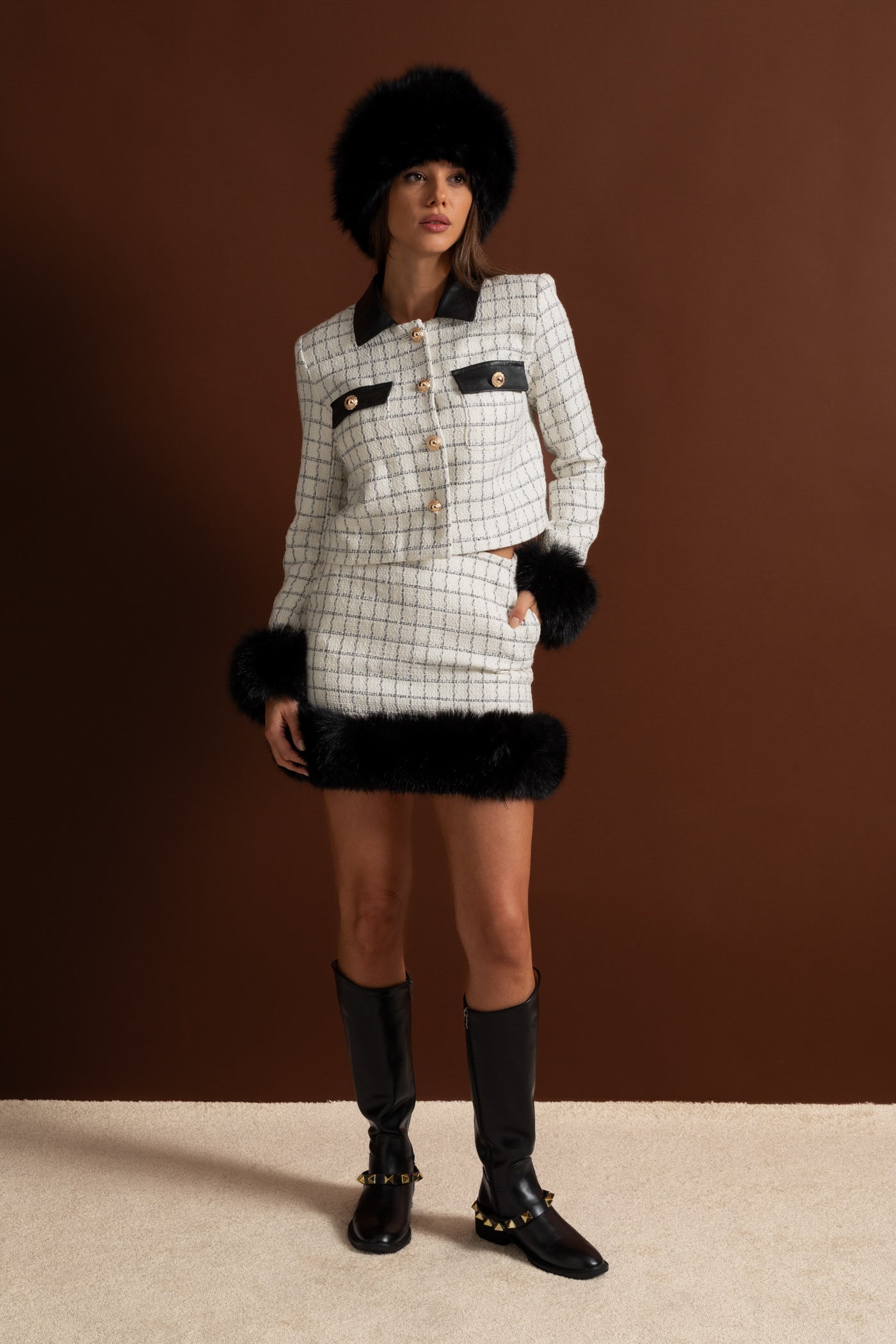 Valentina | Conjunto de tweed blanco con ribete de pelo sintético